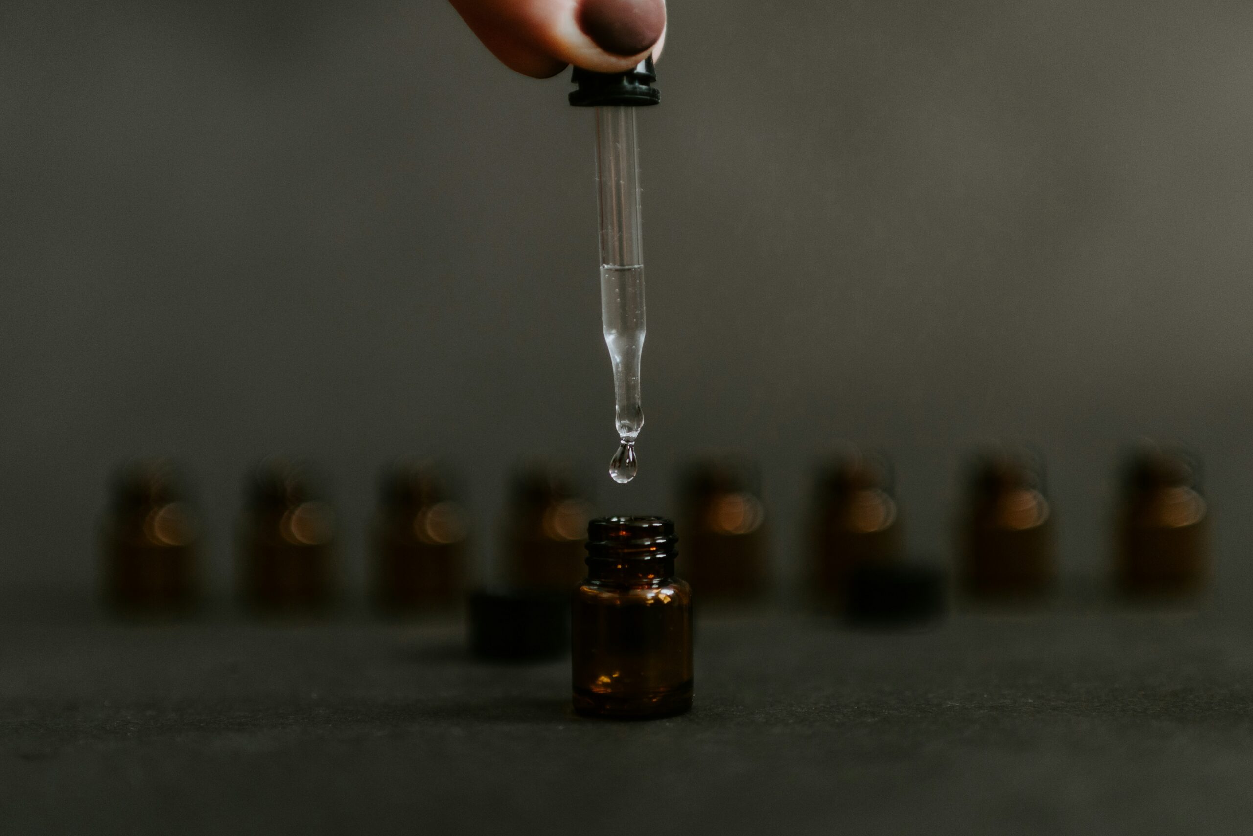 Comment remplacer les médicaments de sa pharmacie par les huiles essentielles?